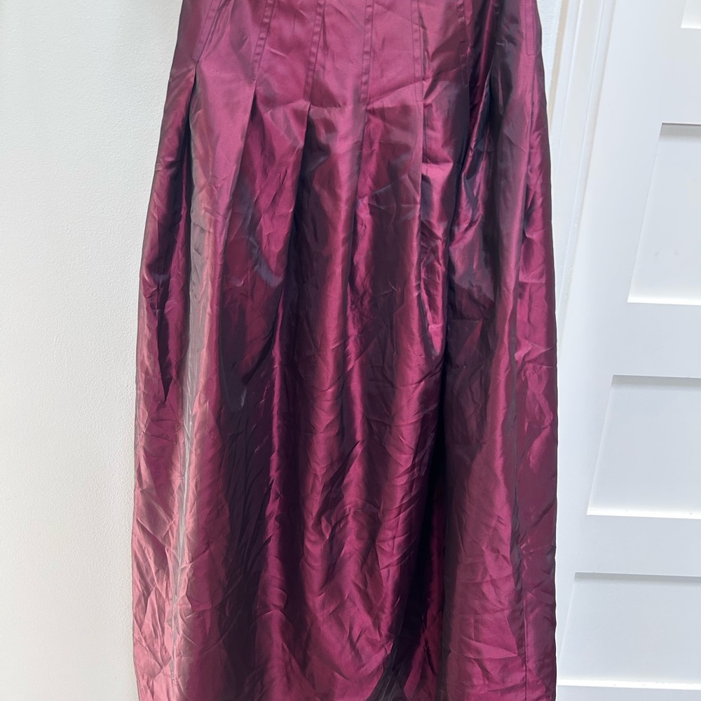 Bloomingdale’s Burgundy Y2K A-Line Maxi Skirt Pleated